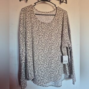 a.n.a Women's Leopard Print Blouse - Cream and Grey